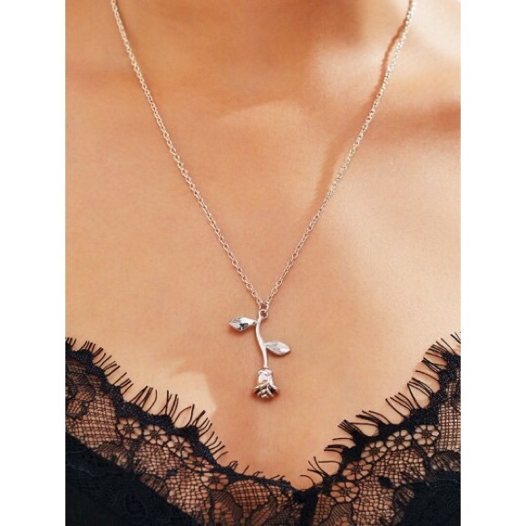 Accessories - Silver Rose Necklace